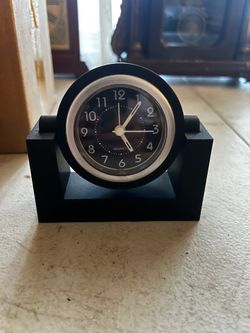 Modern Black Quartz Alarm Clock