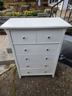 Dresser