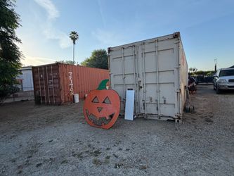 Storage containers