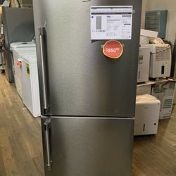 Beko - 30” Counter Depth Bottom Mount Refrigerator 