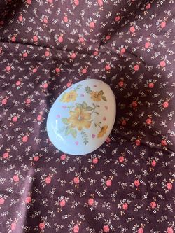 Vintage egg shaped trinket box