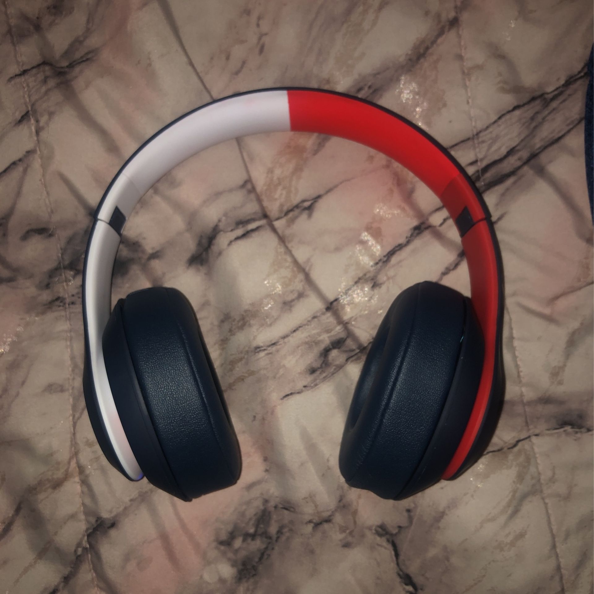 Tommy Hilfiger Headphones (Wireless Bluetooth)