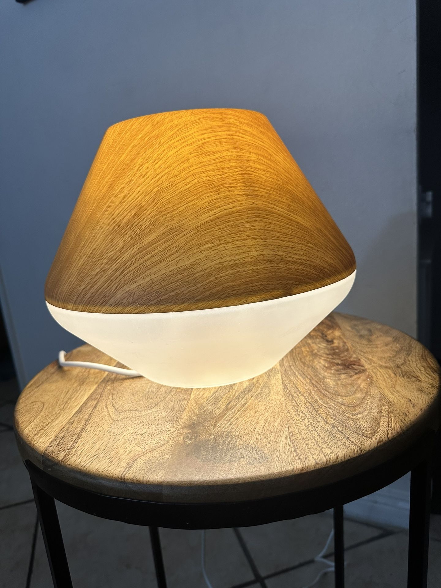 New Simple Motion Activated Table Or Nightstand Lamp Can Be Freely Moved In Any Direction And It Can Be Used As A Spotlight