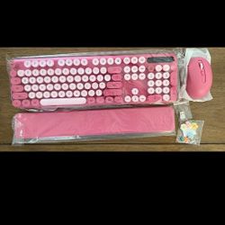 New Never Used Keyboard Set