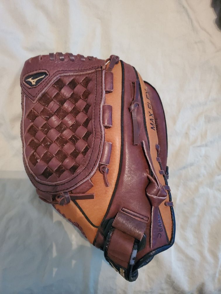 Mizuno 11.5 " Little League Baseball Glove