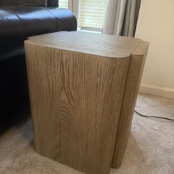 【Brand New】BRIONI SQUARE SIDE TABLE