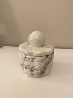 Ceramic Bowl with Lid