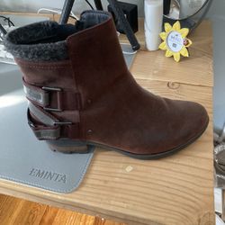 Sorel Boots Size 8