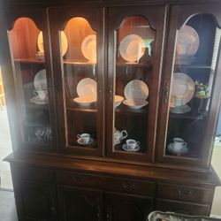 Hutch/China Cabinet