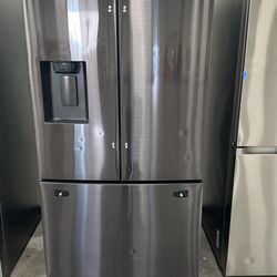 New Samsung Refrigerator (RF28R6201SG/AA