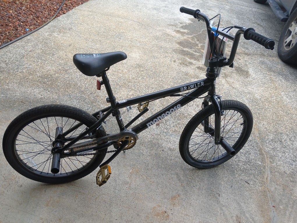 20 Inch Mongoose Bike In Great Conditionnew $200 BMX BIKE for a discounted price $80 great deal