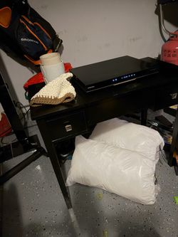 Free black vanity