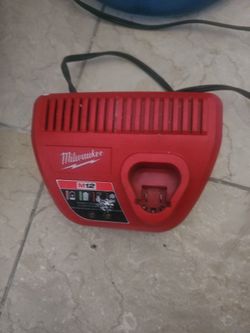 Milwaukee M 12 Charger