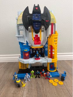 Fisher Price Batman ULTIMATE HEADQUARTERS with Figures