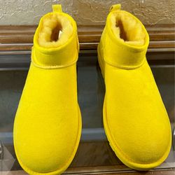 Women’s Ugg Plush Mini Boots - Yellow Size 9