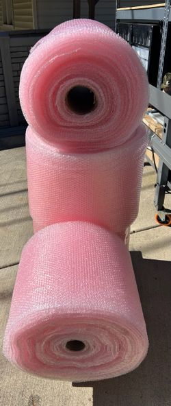 Large rolls of small bubble wrap