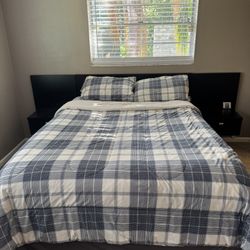 Floating queen bed headboard and 2 night stands