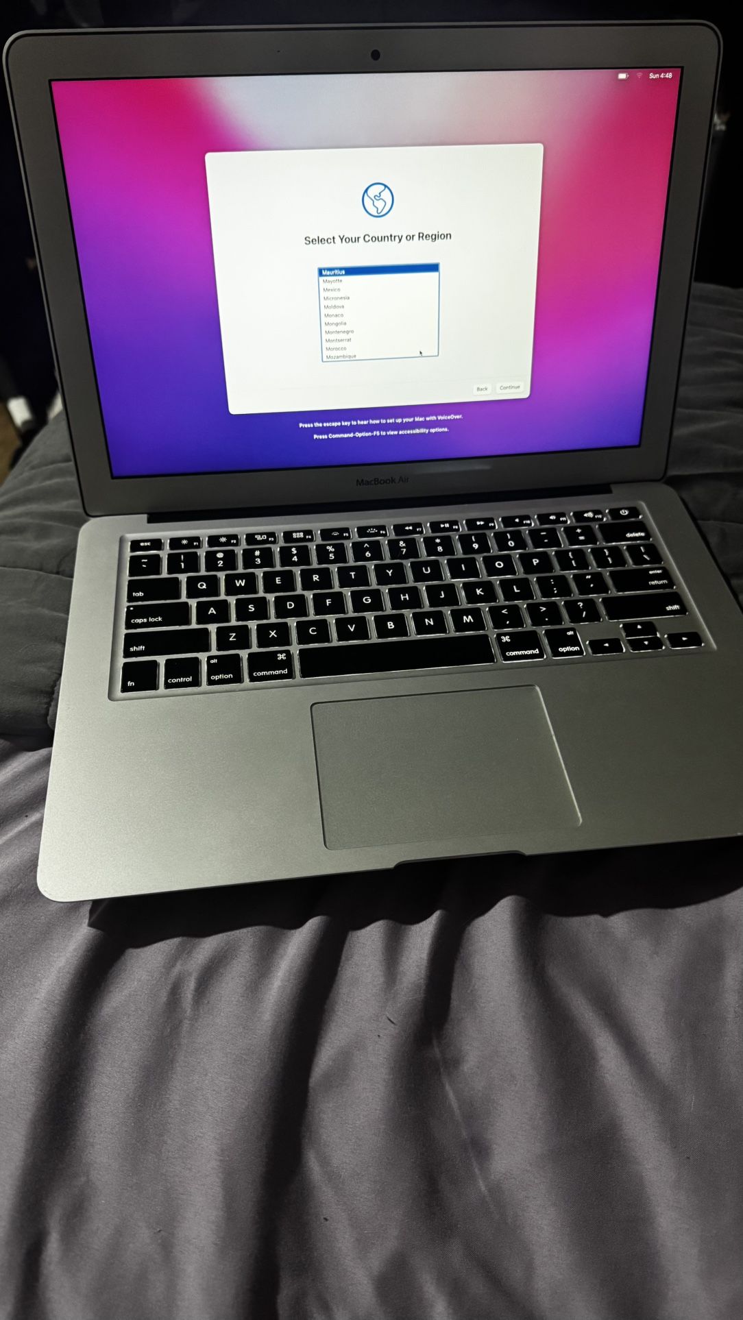 Apple MacBook Air 13” (2017, i7, 8GB RAM, 128GB SSD) – Great Condition