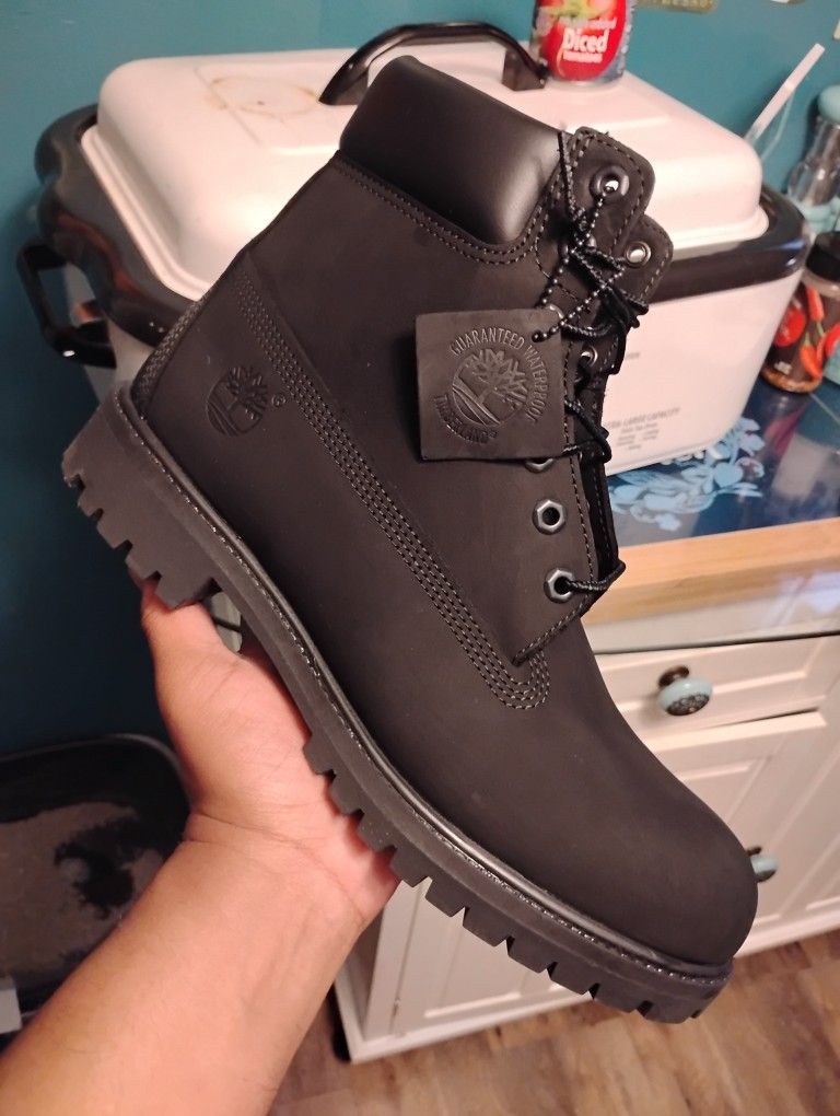 BLACK 6 INCH TIMBERLAND SIZE 10