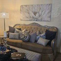 Living Set 2 Beautiful Sofas