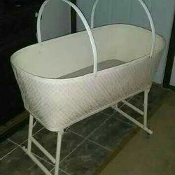Vintage Redmon Baby wicker bassinet on wheels* 