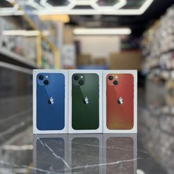 iPhone 13 (Unlocked) (Take It Home In Payment/ llévatelo a casa en pagos)