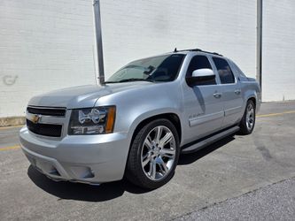 2013 Chevy Avalanche LS Black Diamond