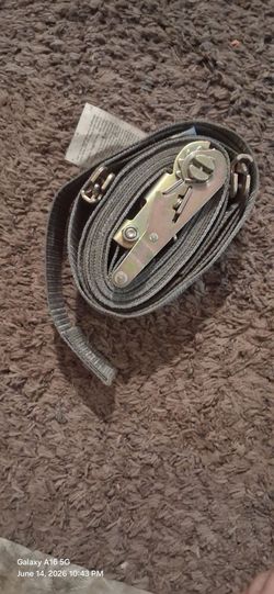 Semi trailer tie down