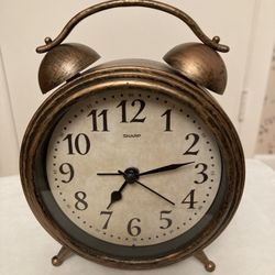 Sharp vintage sty alarm clock with twin bells 