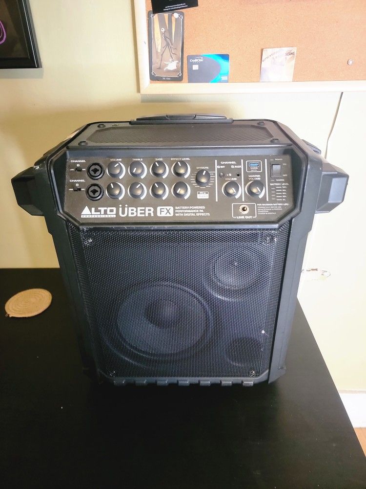 Alto Uber FX Battery Powered Portable PA With Digital Effects