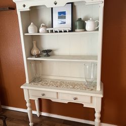Buffet/Hutch/end Table 