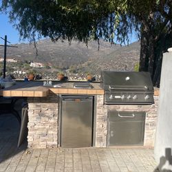 Bull BBQ Grill Island