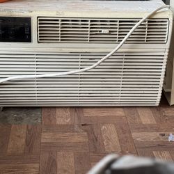 Window AC Unit 