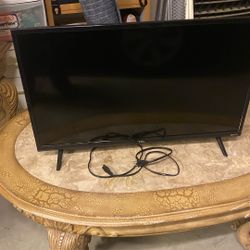 32 In TLC Roku Smart Tv