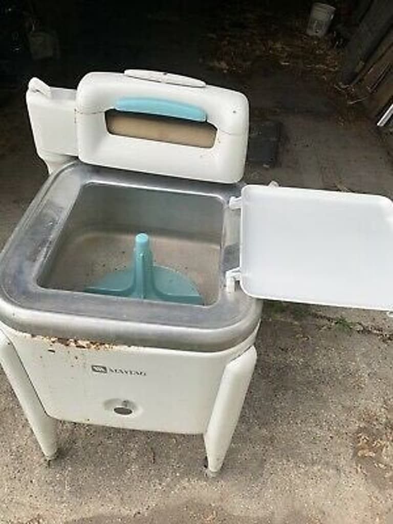Early WW2 Era Clothes Washing Machine