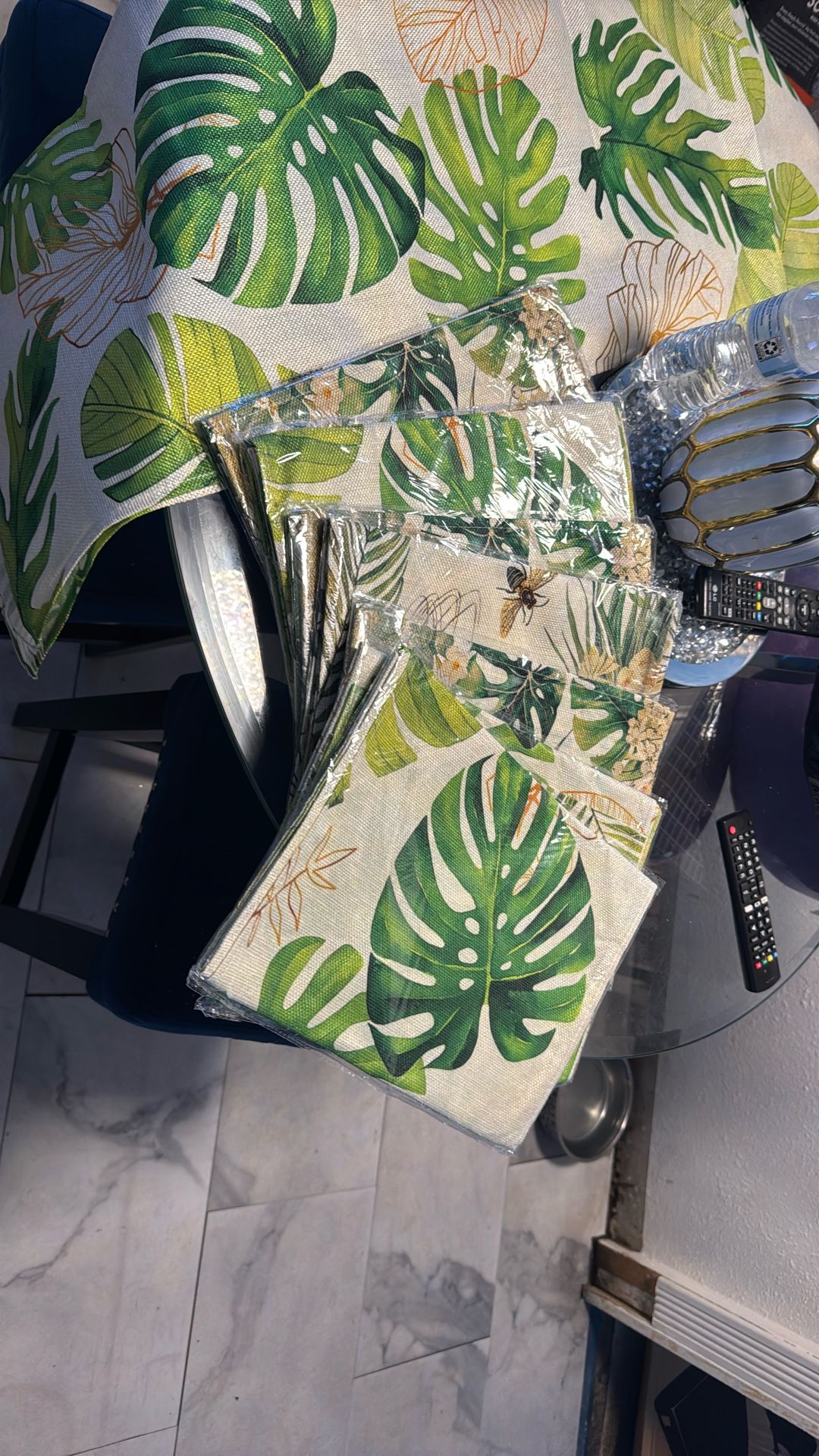 Table Runners💥🎄$1🎄💥new