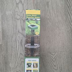 Solar mole repeller