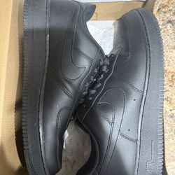 Nike Air Force 1s Size 11.5 (Black)