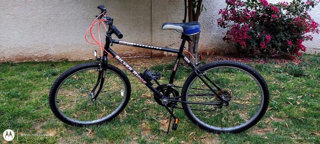 Women's 15 Speed Magna And Men's Silver Ridge Roadmaster 10 Speed