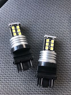 3157 LED LIGHTS PARA REVERSA O DIRECCIONALES SUPER BRILLANTES ULTRA BLANCAS 6000k
