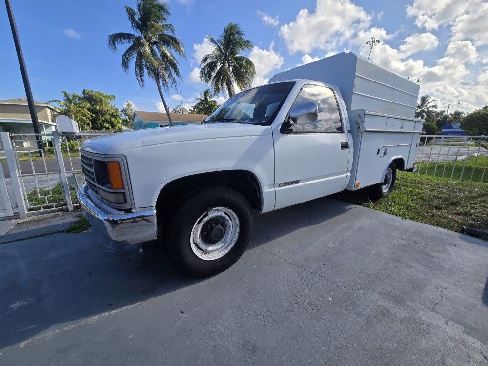 Chevy Silverado Cheyenne 2500hd Utility Truck! 86k Original Miles!