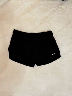 Woman medium Nike shorts