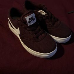 Kids Nike Shoes Size 10.5c 