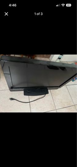 Flat Screen LCD TV with Stand
