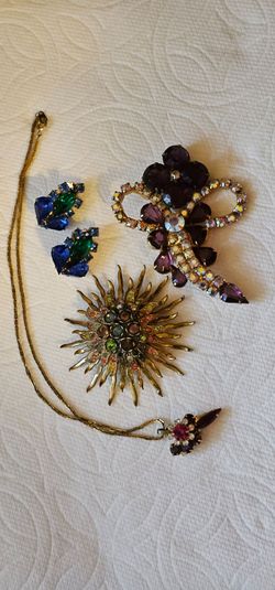 Uranium Brooch and Rhinestone Jewelry Lot