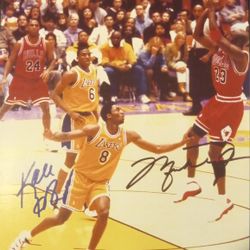 Signed Autographed Memorabilia Photos 