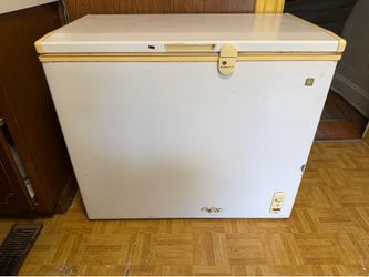 Free Deep freezer