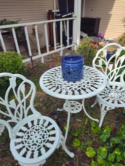 Beautiful metal garden bistro set MESA Y DOS SILLAS DE FIERRO PARA su PORCHE OR Jardin