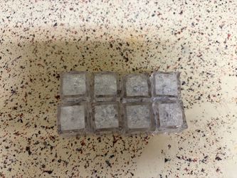 LED Flash Ice Cubes - Reusable Light-Up Ice Cubes for Drinks (Set of 8)