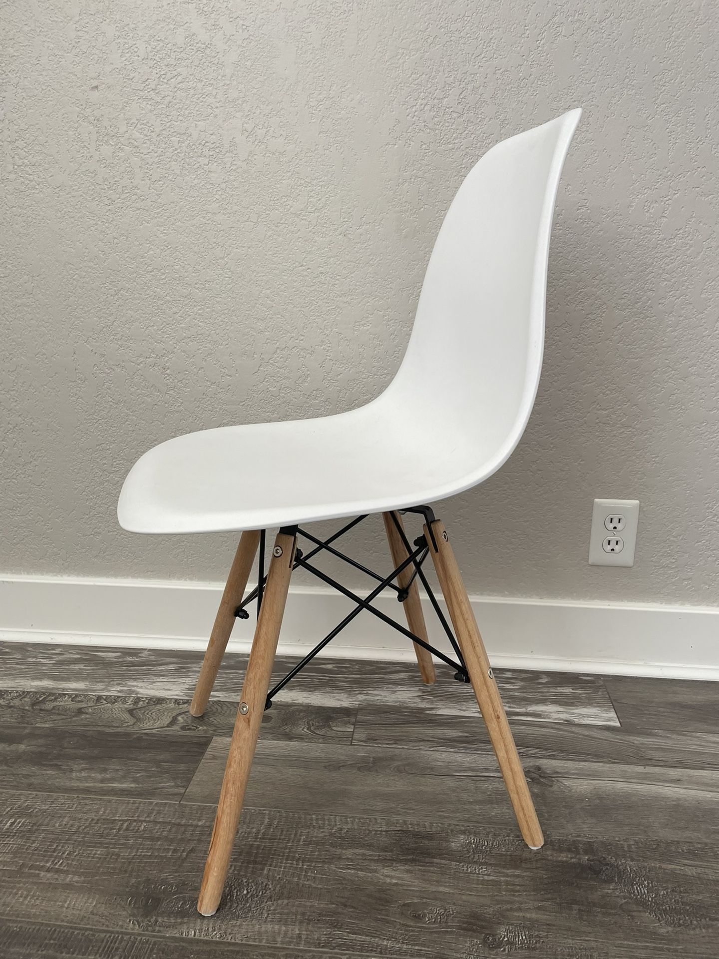 White Desk Chair 